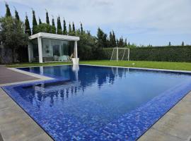 Villa Zayn, caba&ntilde;a o casa de campo en Chott Meriem