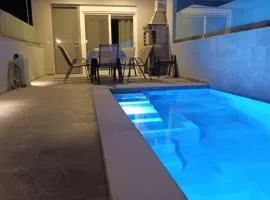 Twins house pool 1