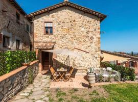 Villa with Jacuzzi and views of the Tuscan hills, hotel v destinaci Murlo