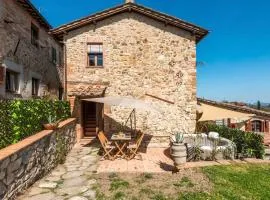 Villa with Jacuzzi and views of the Tuscan hills