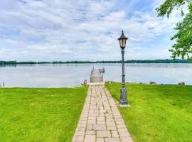 Home with Hot Tub and Dock on Howard Lake!