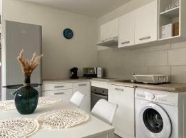 Maison de village, villa en Lavigny