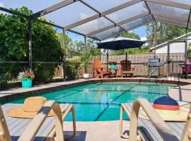 Gulf Coast Getaway 3br 2ba house Beach close by with heated pool