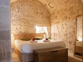 Laura stone room