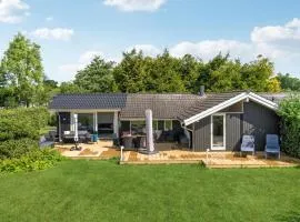 Pet Friendly Home In Dronningmølle