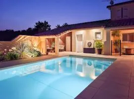 Villa Garden & Pool