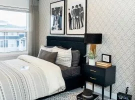 Strawberry Fields 4BD Family Movie Room Office