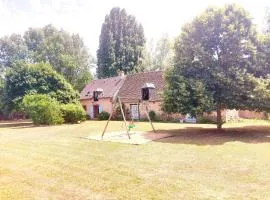 Gîte chaleureux dans un ancien corps de ferme avec wifi, cheminée et grand jardin à Châteaudun - FR-1-581-71