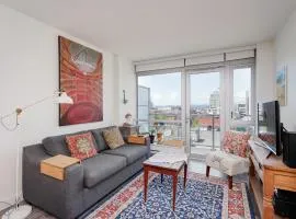 Sunset Place-Deluxe One Bedroom Condo in the Escher Building, Sunset Views and Beyond