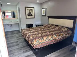 Moonlight Inn