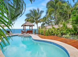 Mylara Beachfront Holiday Home, villa in Holloways Beach