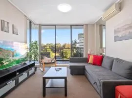 Bright 2-Bed Apartment Near Wentworth Point Sights