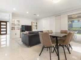 Japonica Dream - Modern Family Home Free Wifi