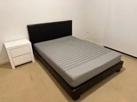 Town house Room with Shared Bath