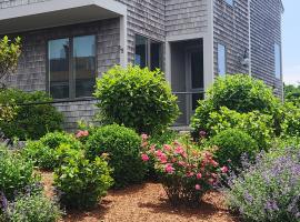 Spacious Oceanfront 3BR Condo with Private Beach in Ideal Hyannis Location, pet-friendly hotel in Barnstable