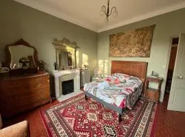 Chambre d'hôtes de charme dans maison Art Nouveau avec jardin et jakuzzi