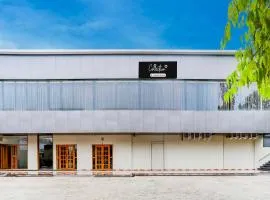 Collection O Pardi Near Kalamna Market