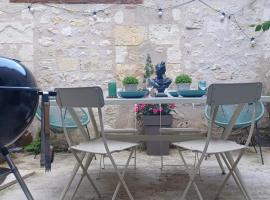 AUX BRIQUES ROUGES Au pied du ch&acirc;teau et &agrave; 4 km du zoo de Beauval