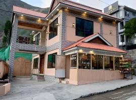 Moon Lodges Naran, hotel din Naran