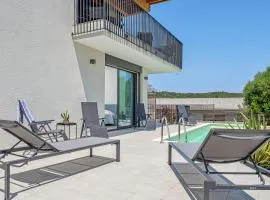 Mirtina Home - by And service