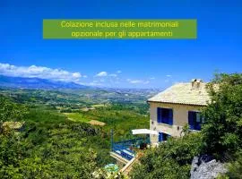 La casa dalle finestre blu