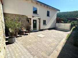 Schickes neues Ferienhaus im schönen Nahetal ideal für 2 Personen, hotel en Niederhausen