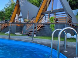 Chalet by the lake, hotel com piscinas em Piatra Neamţ