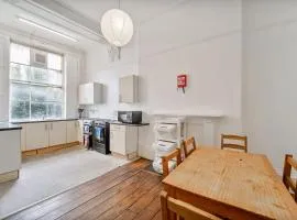 No 3 Georgian Shared House - By Clifton Short Lets