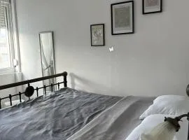 Moderna Yaya - Andros Chora