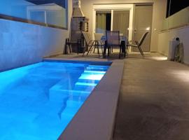 Twins house pool 2, hotel v destinaci Nikiti