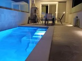 Twins house pool 2
