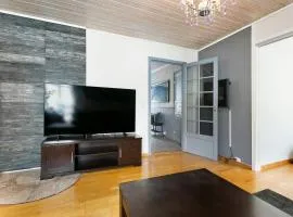 City apartment with 4 bedrooms & private terrace