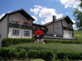 Ferienwohnung Moselpension Gwosch, hotel in Bruttig-Fankel