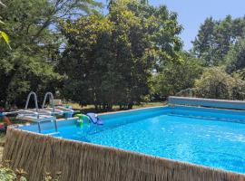 Gîte Le Grand Albizia, Hotel in Cellettes