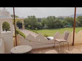 Yogi resort and restaurant: Ajmer şehrinde bir otel