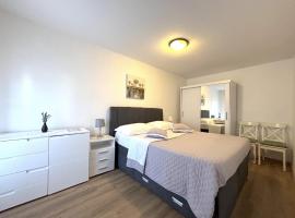 Apartments Venilia, ξενώνας σε Lukoran