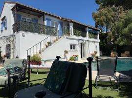 Étage privé dans maison chaleureuse avec piscine, hotel v destinaci Antibes