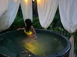 Apartament PREMIUM z ruską banią, kominkiem i oranżerią w centrum