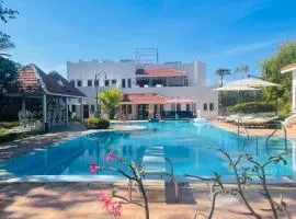Malindi 5 & 3 bedroom Beach Villa