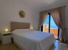 2 bedrooms sea view apartments in La Duquesa