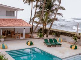 The South Beach - Ahangama, hotel v destinaci Koggala
