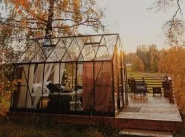 Taivasalla glamping - luxury stay with a view to the lake