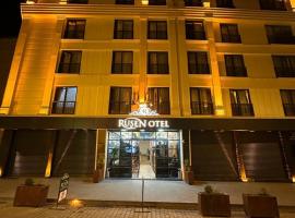 Ruşen otel，Bostani&ccedil;i的有停車位的飯店