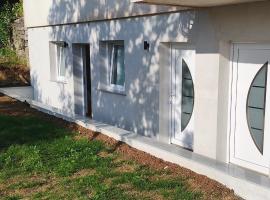 Sobe Godina, Hotel mit Parkplatz in Materija