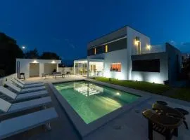 Alba Family Home