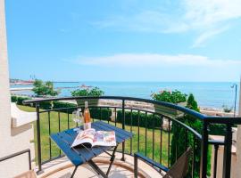 Blue Marine Apartment, complex Carpe Diem Balchik, free Parking, hotel golf di Balchik
