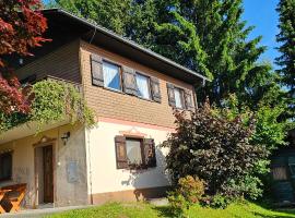 Ferienhaus Anna, hotel v destinaci Weitenbach