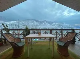 The Mountain Lodge Manali !! Scenic Mountain View ! Parking ! Restaurant ! Tasty Food ! Preferred Property