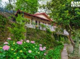 StayVista at Belmont House with Bonfire, Gazebo