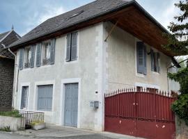Gite du canal Artemare Grand Colombier, Hotel in Artemare